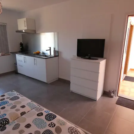 Beach Studio, Villaverde